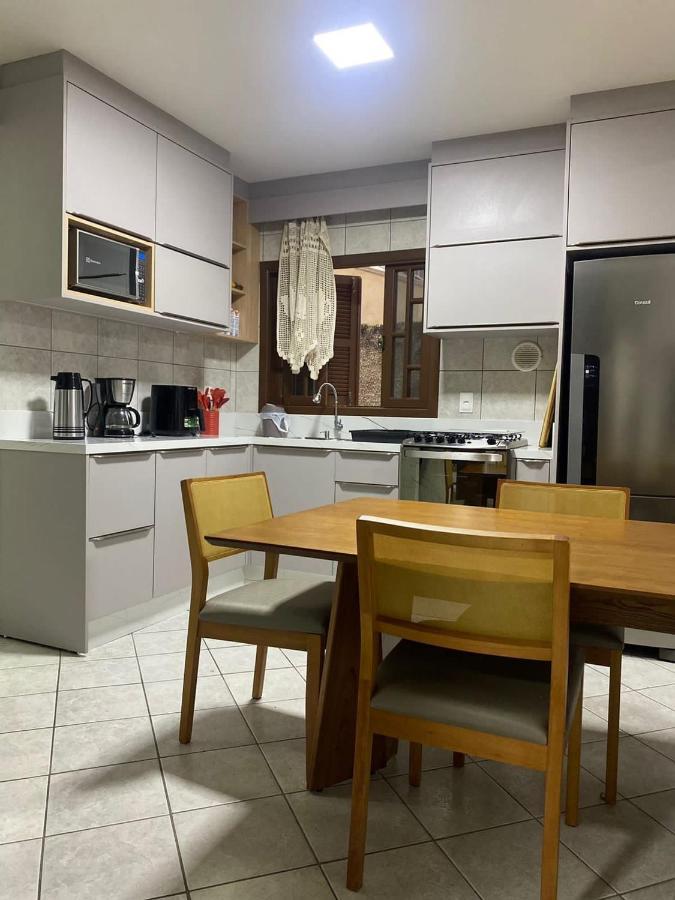 Casa Em Bombinhas Almeida E Moraes Perto Da Praia Bagian luar foto