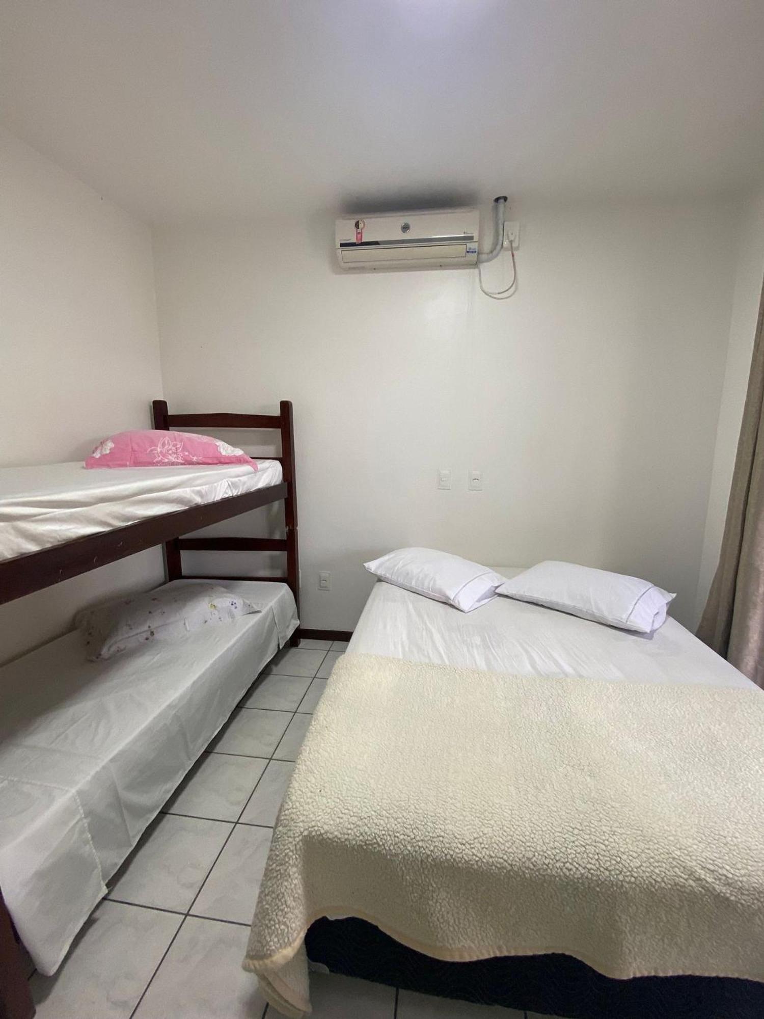 Casa Em Bombinhas Almeida E Moraes Perto Da Praia Bagian luar foto