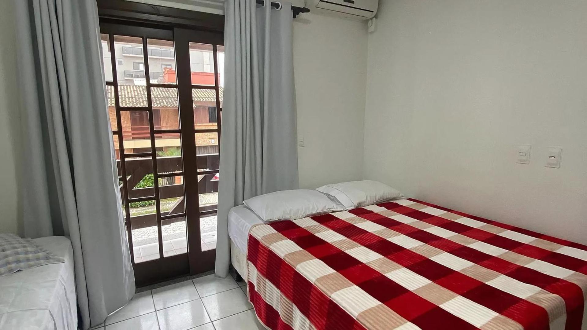 Casa Em Bombinhas Almeida E Moraes Perto Da Praia Bagian luar foto